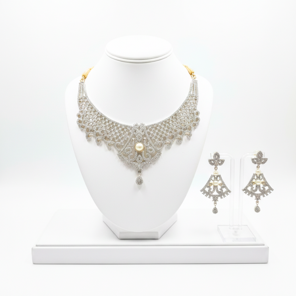 Choker Necklace With White Stones & Pearl
