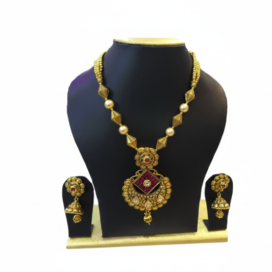 Antique Pearl Necklace with Jumki Set
