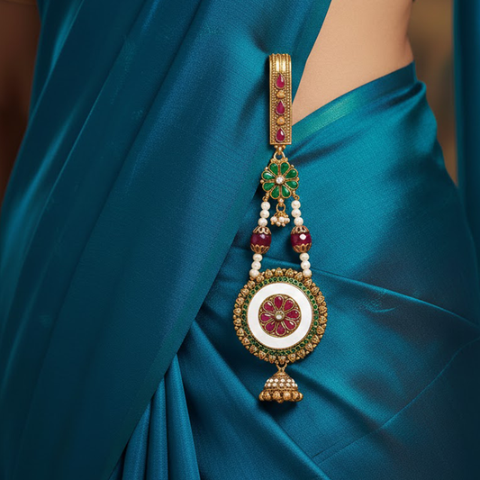 White Round Flower Pattern Hanging Jumki Saree Hanger
