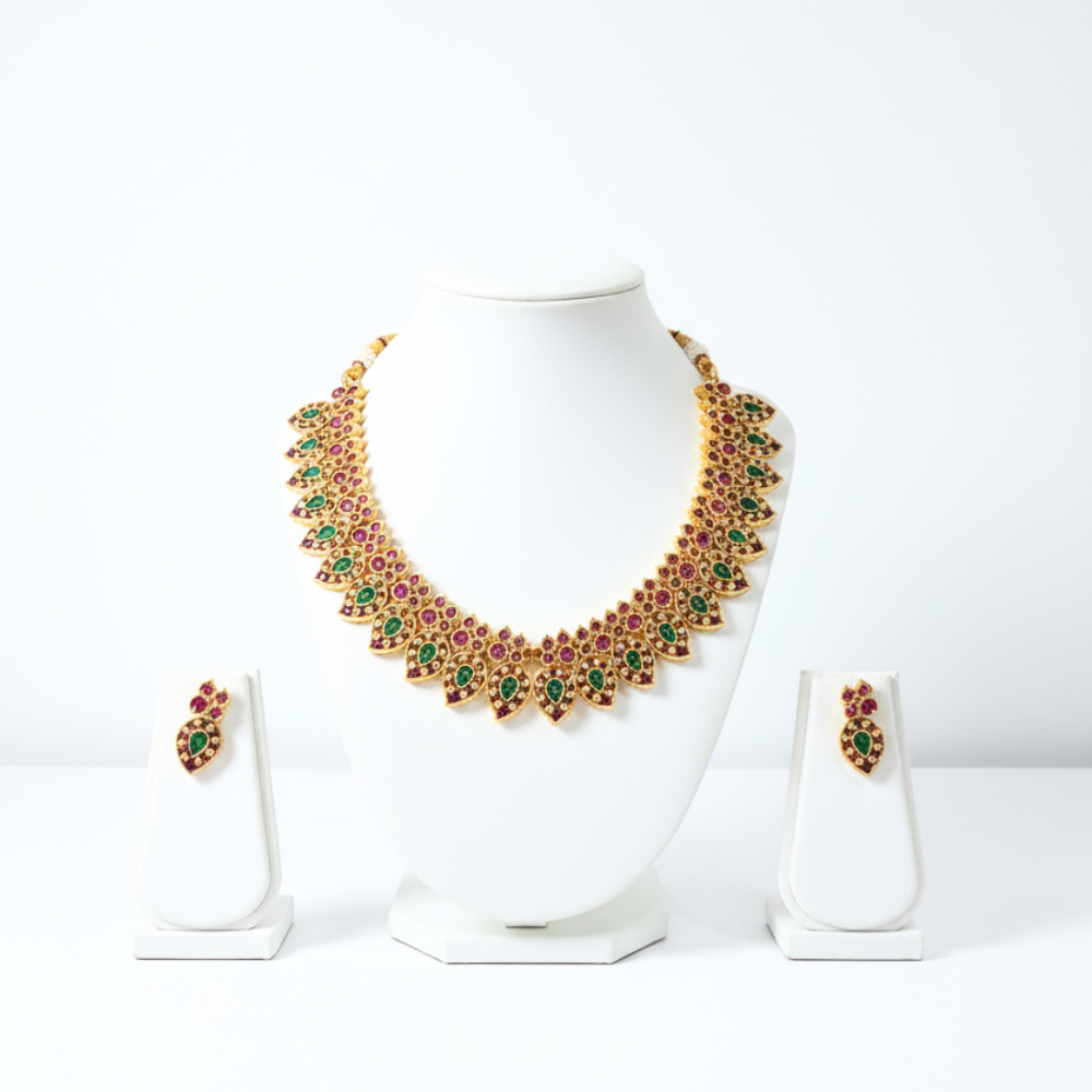 Manga Pattern Red and Green Stones Necklace with Manga Earring