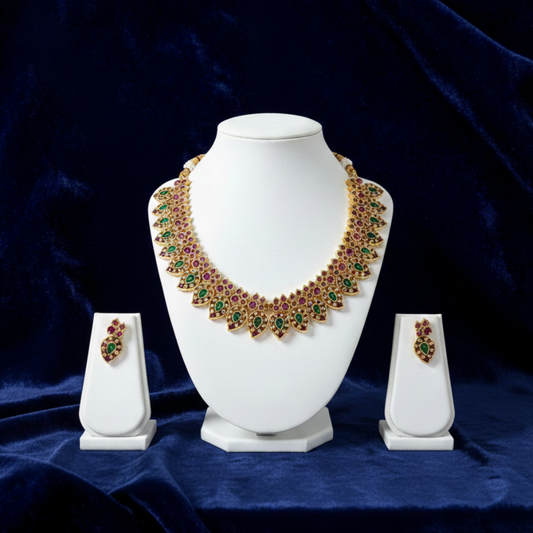 Manga Pattern Red and Green Stones Necklace with Manga Earring