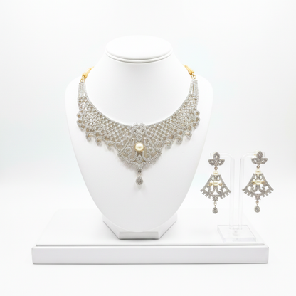 Choker Necklace With White Stones & Pearl