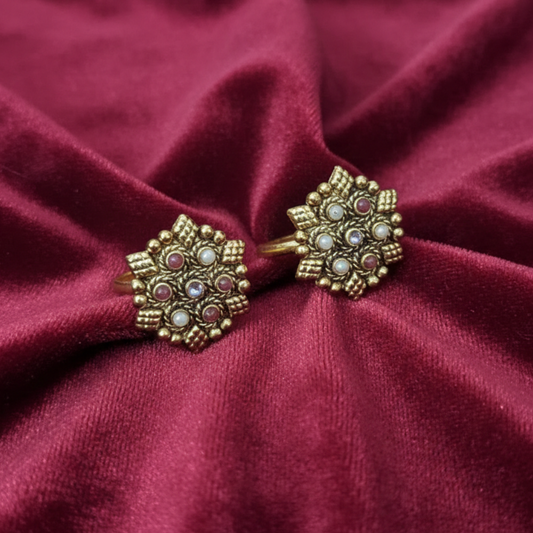 Red and White Stone Antique Toe Rings