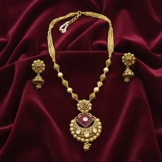 Antique Pearl Necklace with Jumki Set