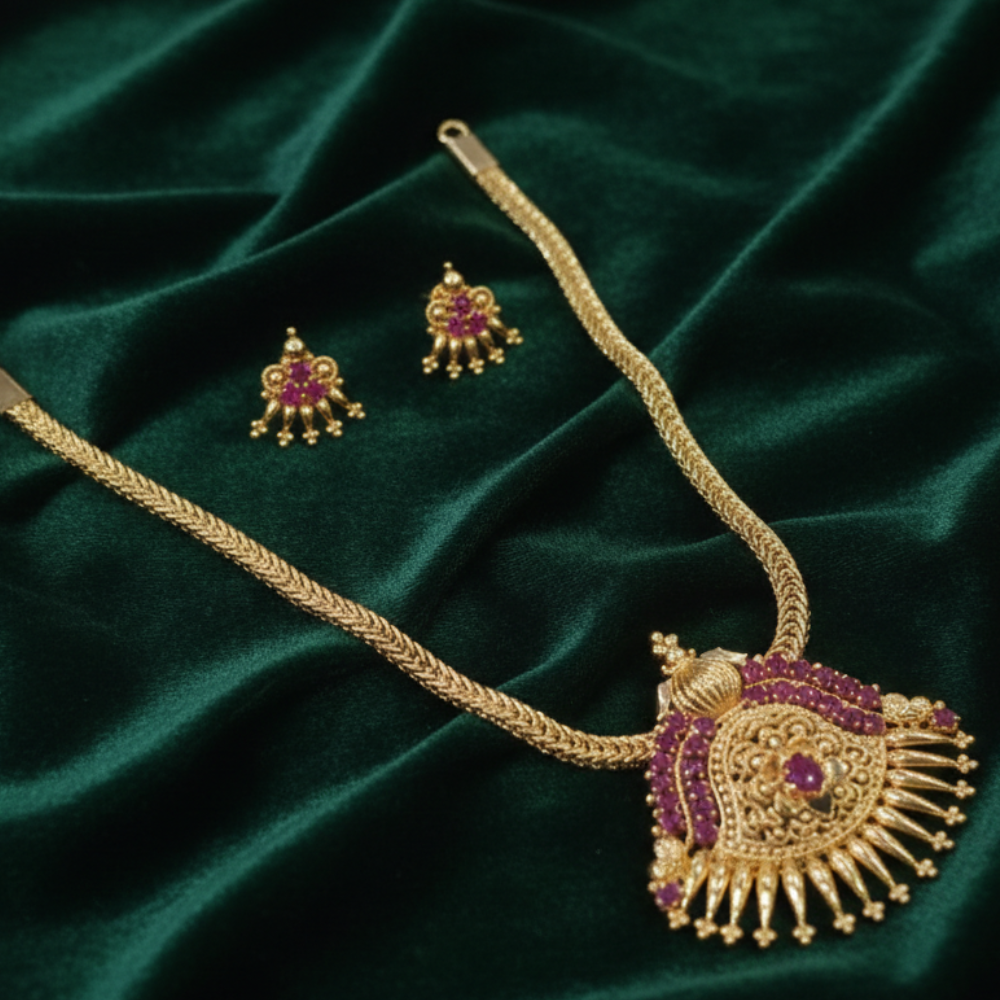 Pendant Necklace with Red Stones