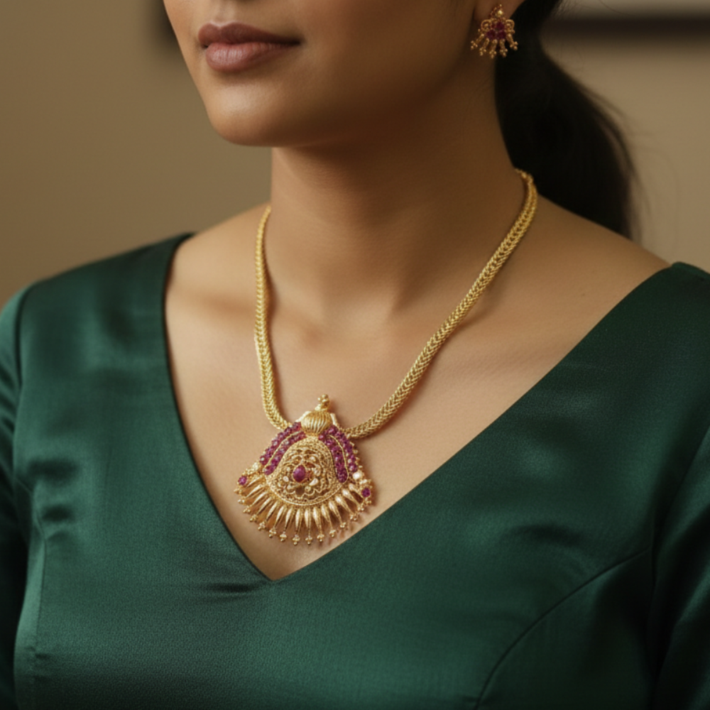 Pendant Necklace with Red Stones