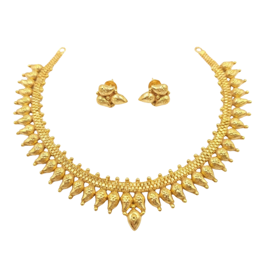 Close Neck Maanga Pattern Necklace with Earrings