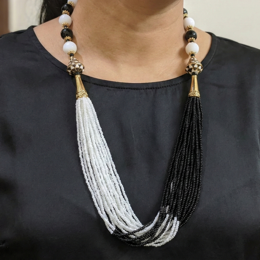 Multiple Strings Black & White Chain