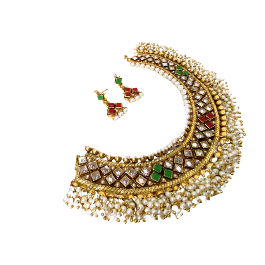 Choker Necklace With Small White Pearls And Red And Green Stones