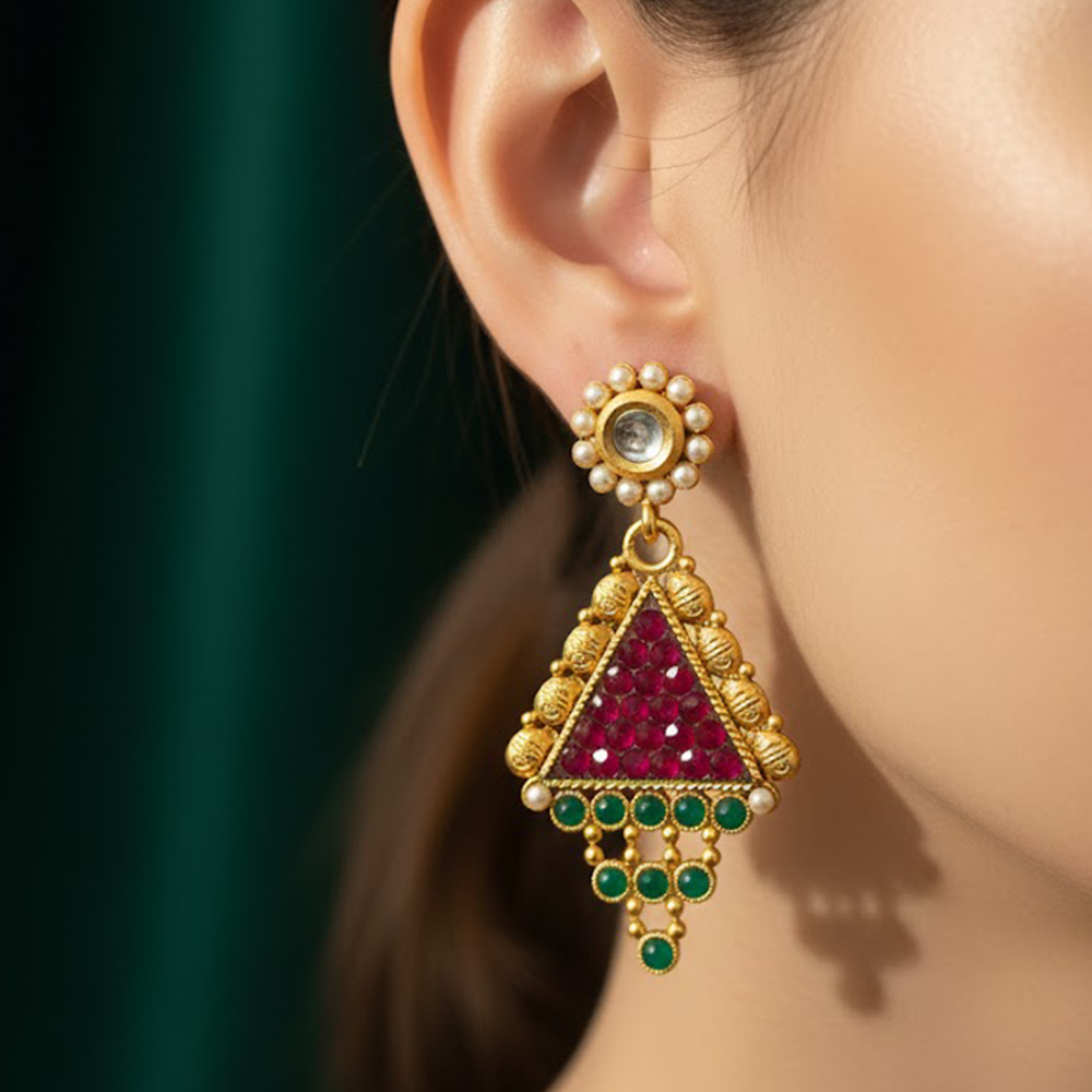 Red Stones with Green Stone Grand Hangings