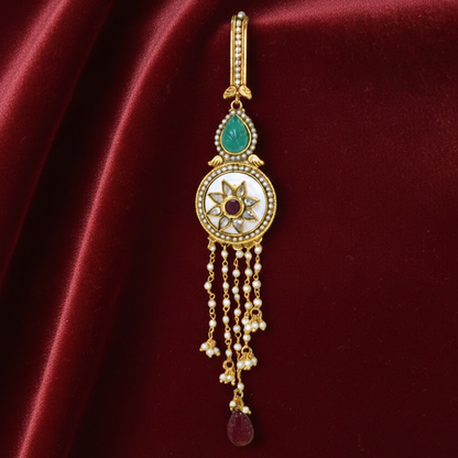 Green Stones with Hanging Pearl Strips Hip Hand