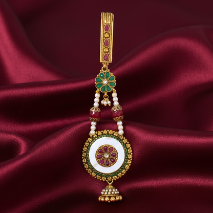 White Round Flower Pattern Hanging Jumki Saree Hanger