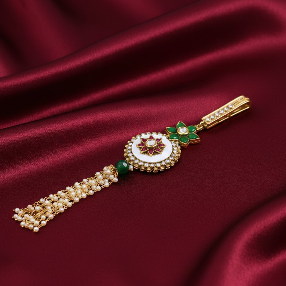 White Round Flower Pattern with Hanging Pearls Saree Hanger